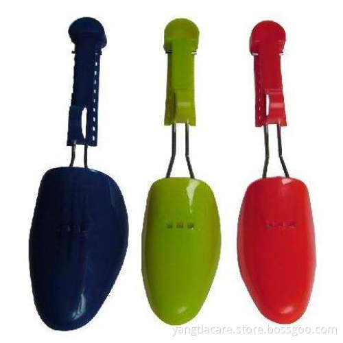 ADJUSTABLE PLASTIC SHOE TREE